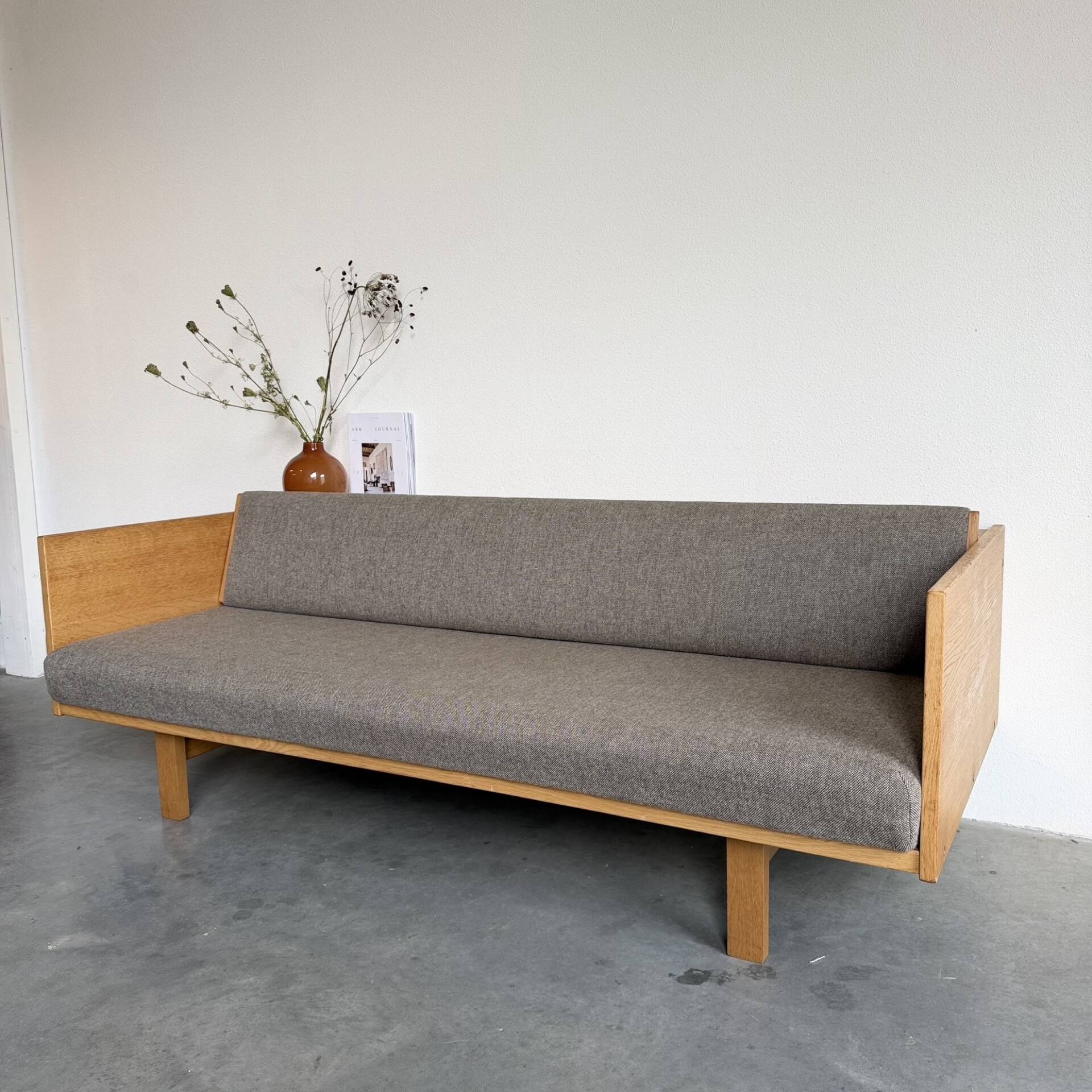 Vintage Daybed Hans Wegner oak