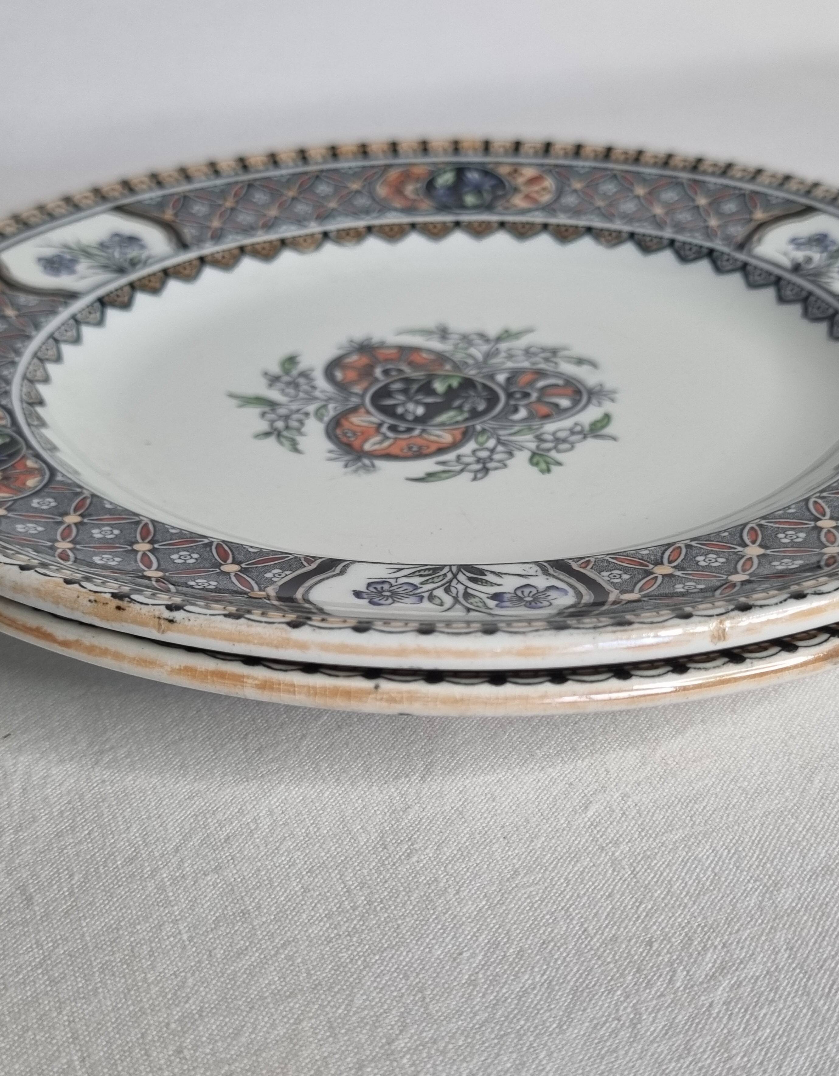 Pair of Royal Doulton plates 20.5 cm English earthenware Imari decoration 19th century