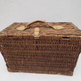 Rectangular wicker trunk