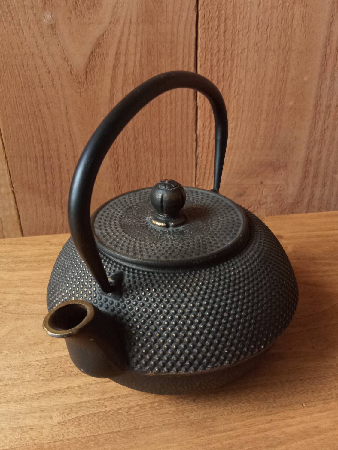 Japanese Arare cast iron teapot 1.1 L