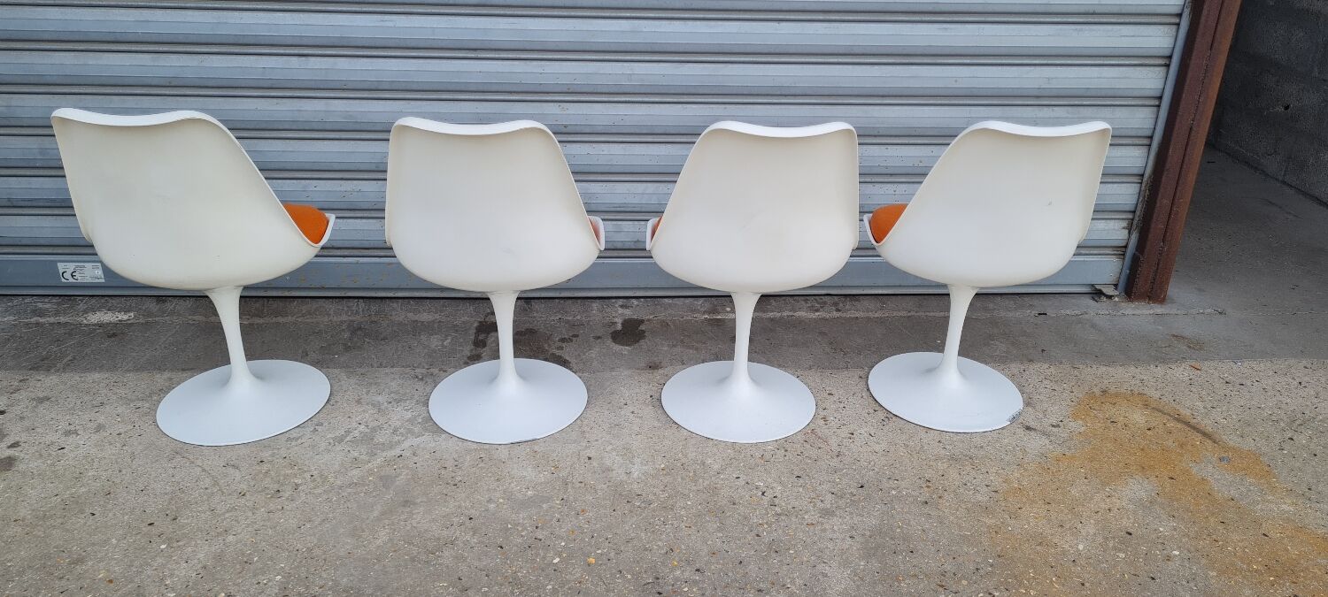 Set of two chairs "Tulip" by Eero Saarinen for Knoll