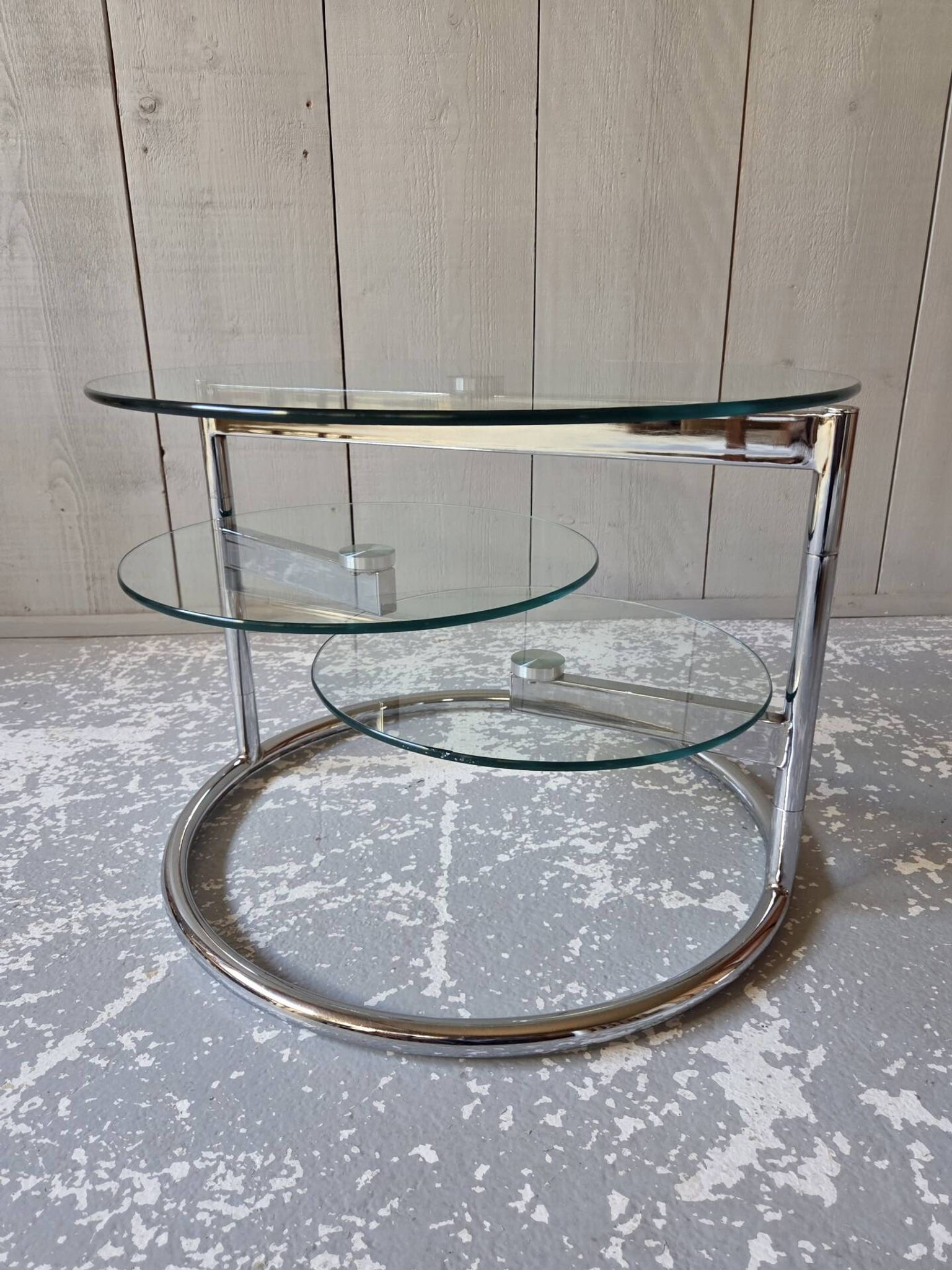 Round coffee table