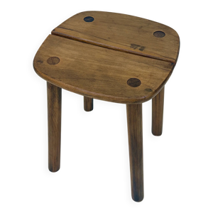 Tabouret en bois — - pierre