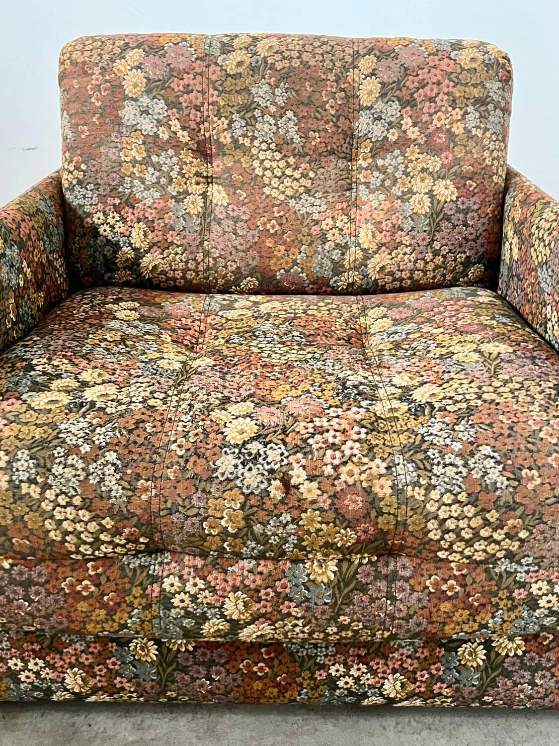 Old floral pattern armchair design Wittmann Austria Josef Hauffmann vintage