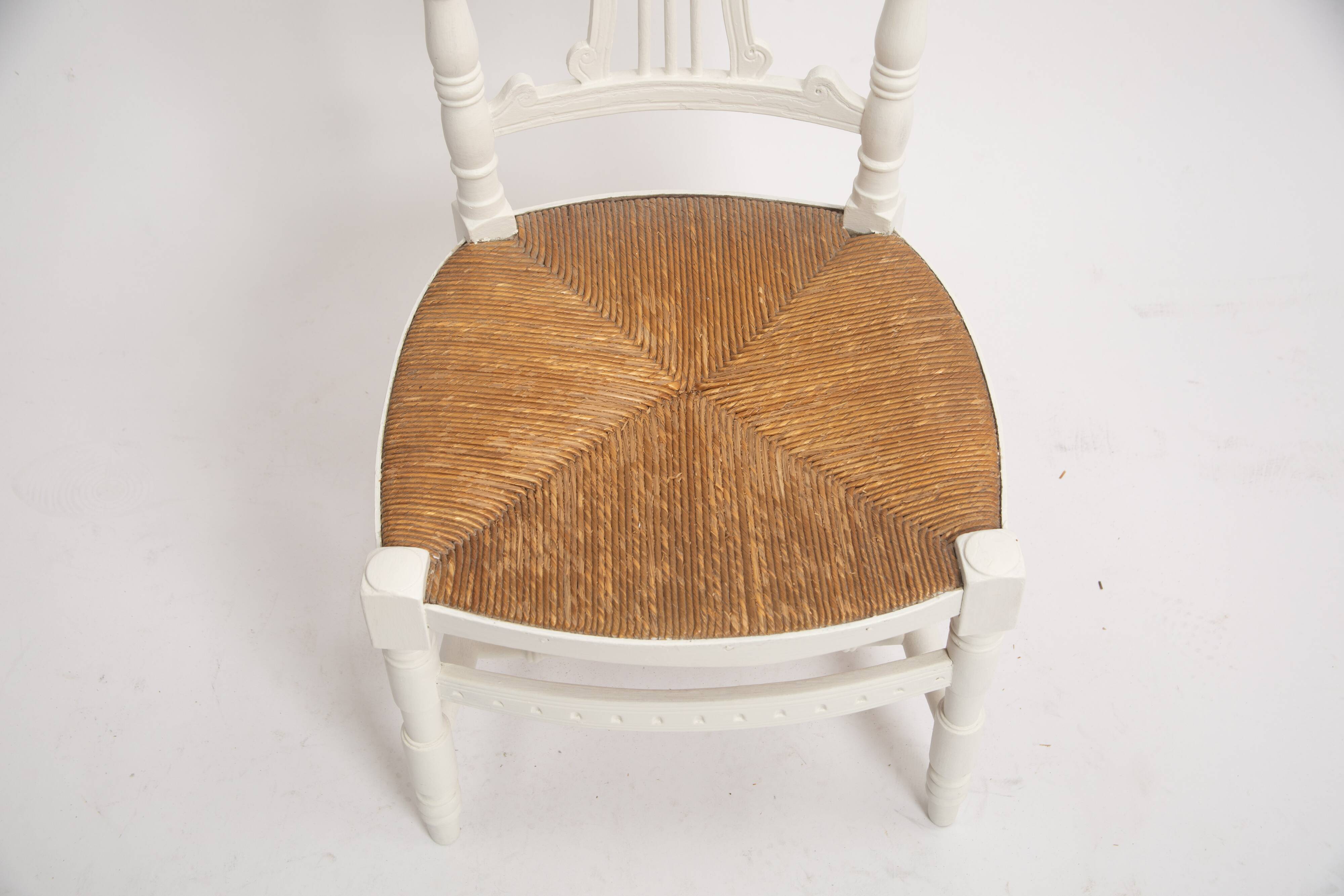 Napoleon 3 shabby white nurse chair