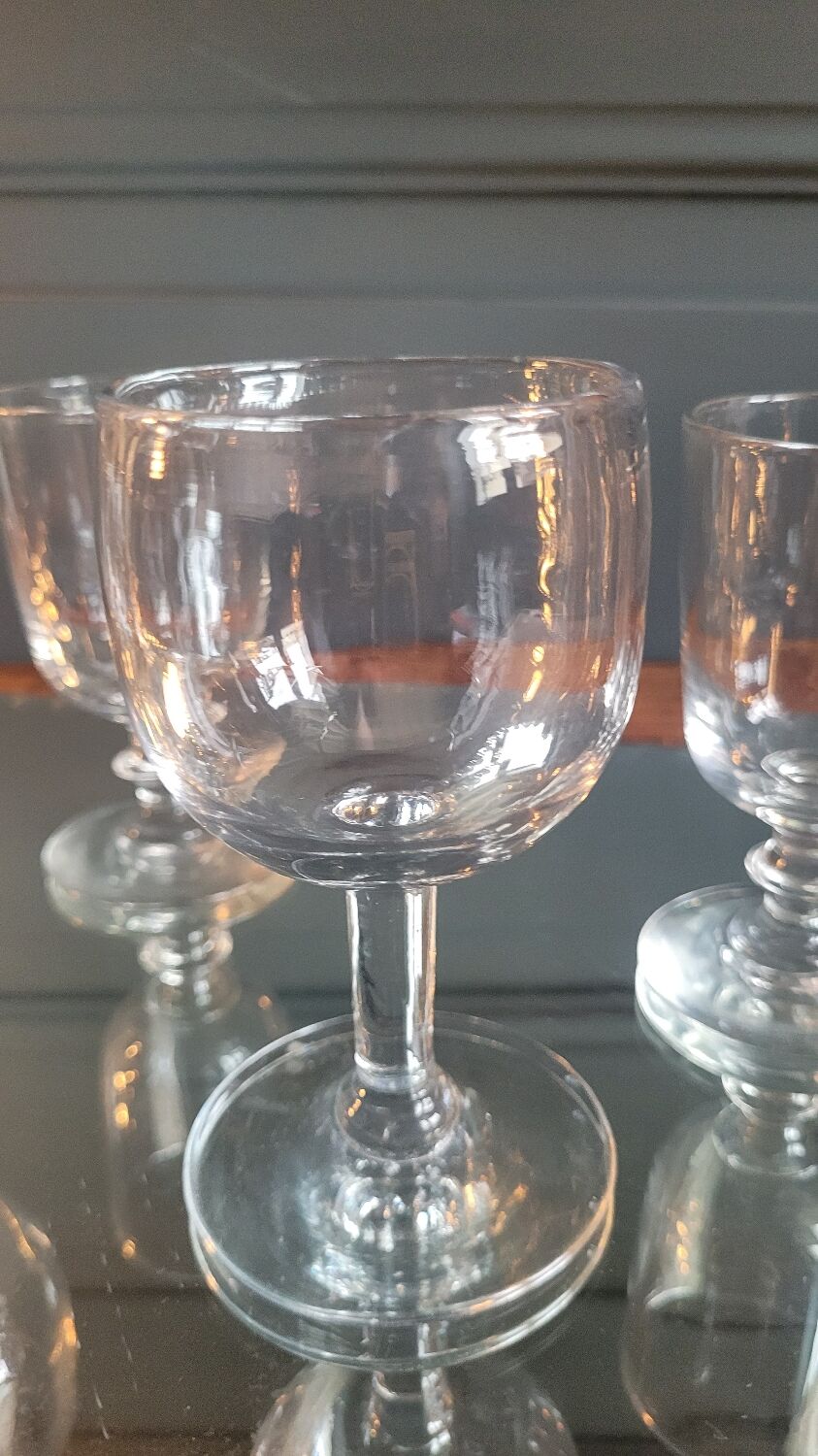 Balloon and tulip glasses 40's