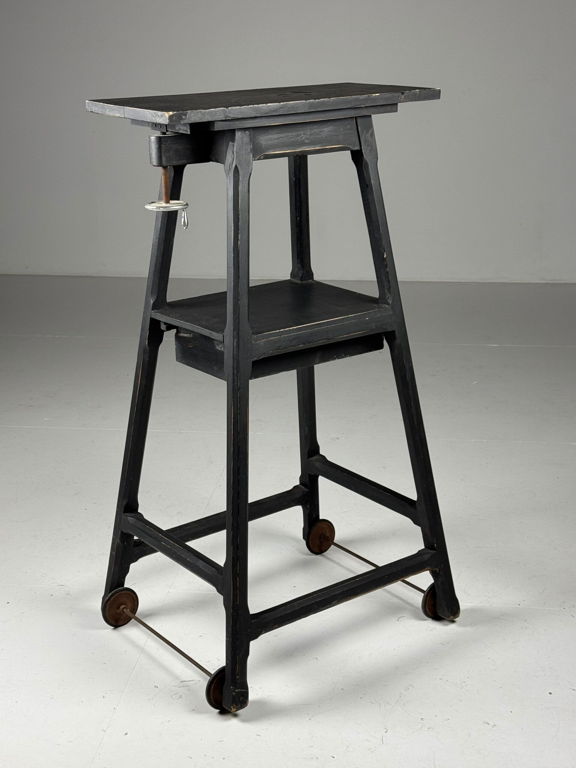 Sculpture pedestal column black