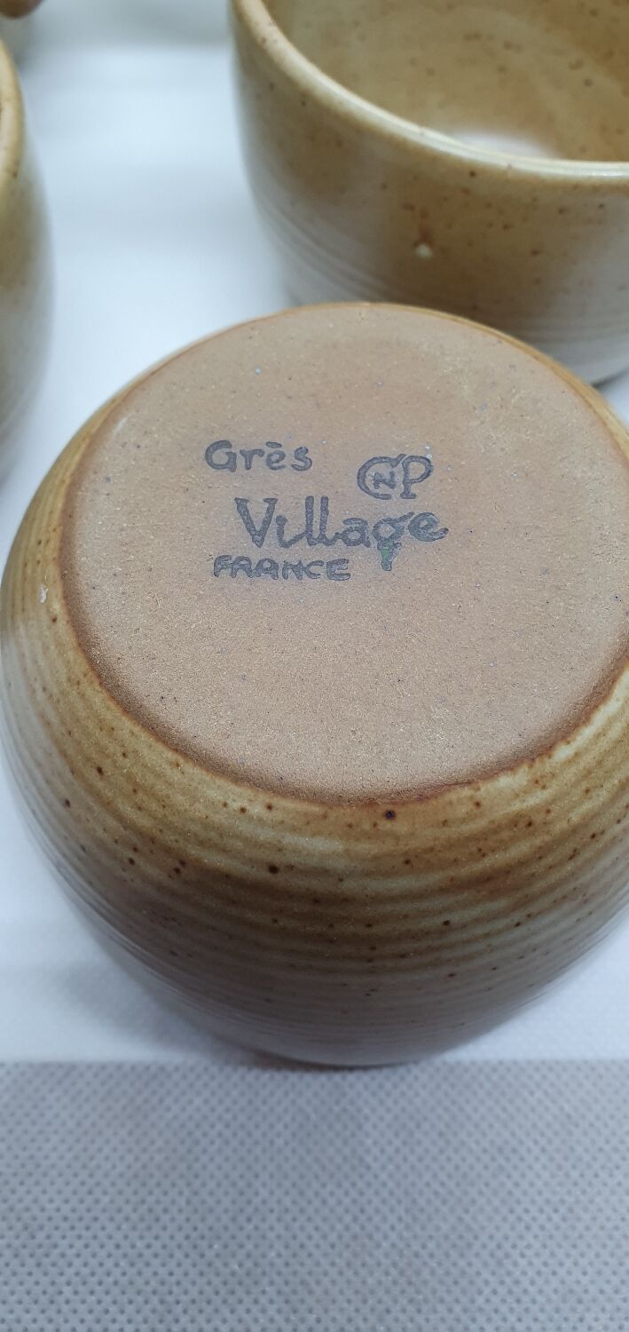 8 cups for cider, sandstone CNP village France