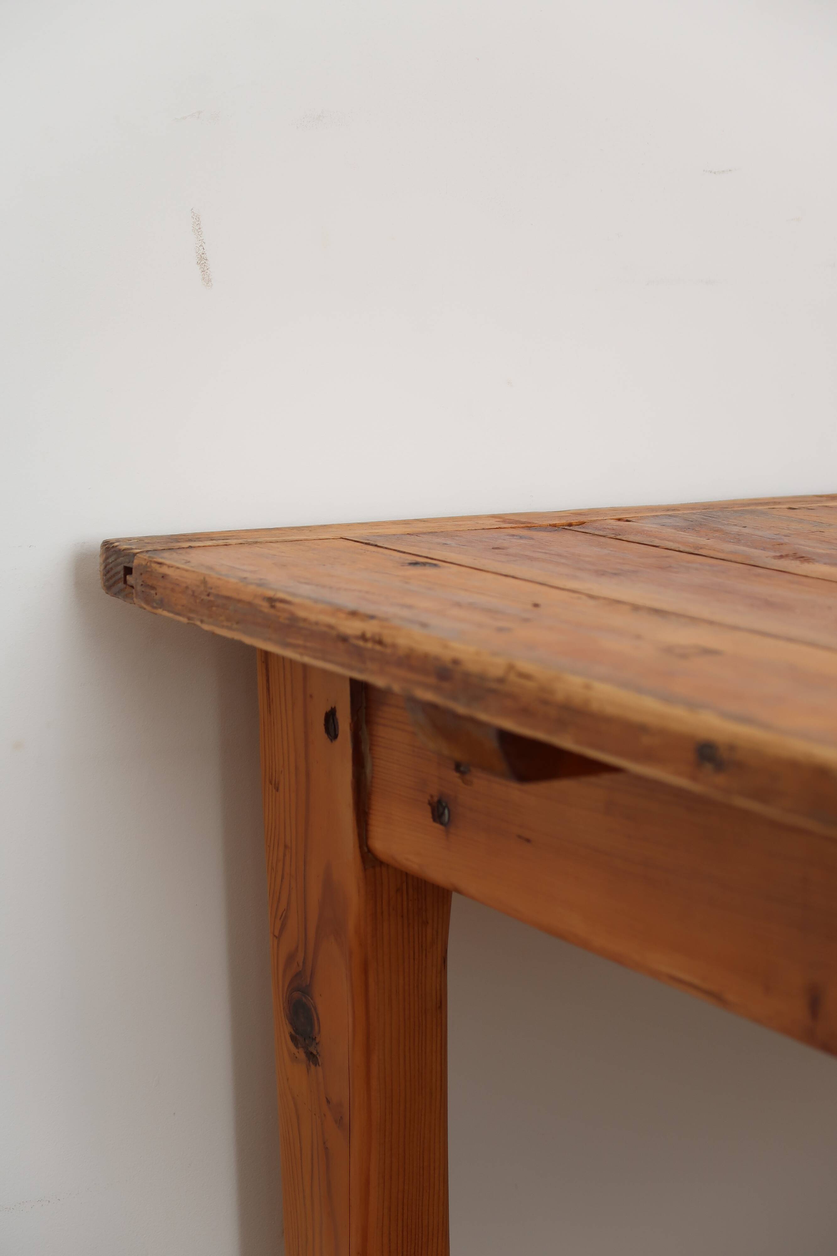 Light farmhouse table