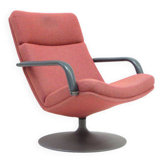 Vintage armchair designed by Geoffrey Harcourt by Artifort type F142 with pink upholstery