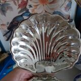 Shell-shaped silver-plated butter dish Jacques made in England.