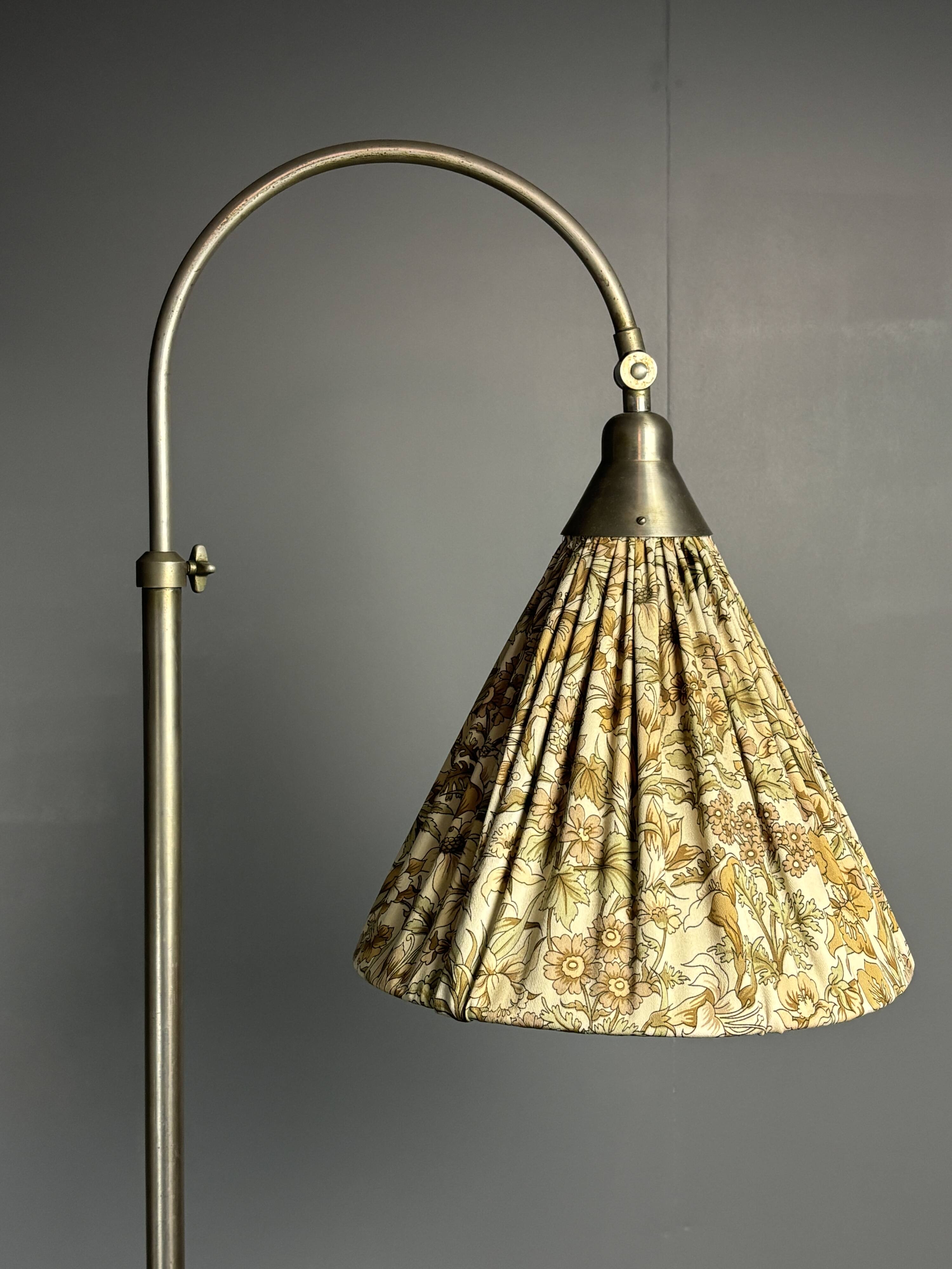 Dutch art deco modernist Bauhaus GISO 451 arc floor lamp W.H. Gispen, 1929