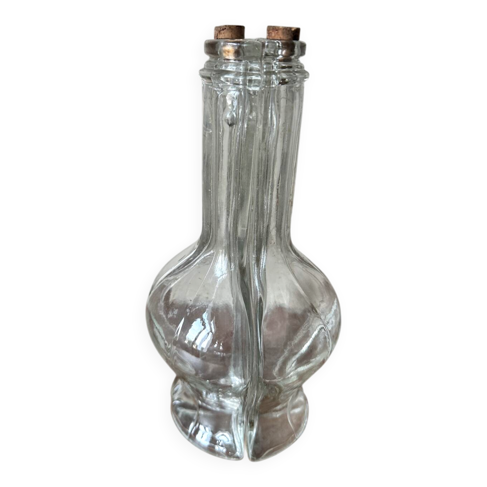 Compartmented liqueur decanter