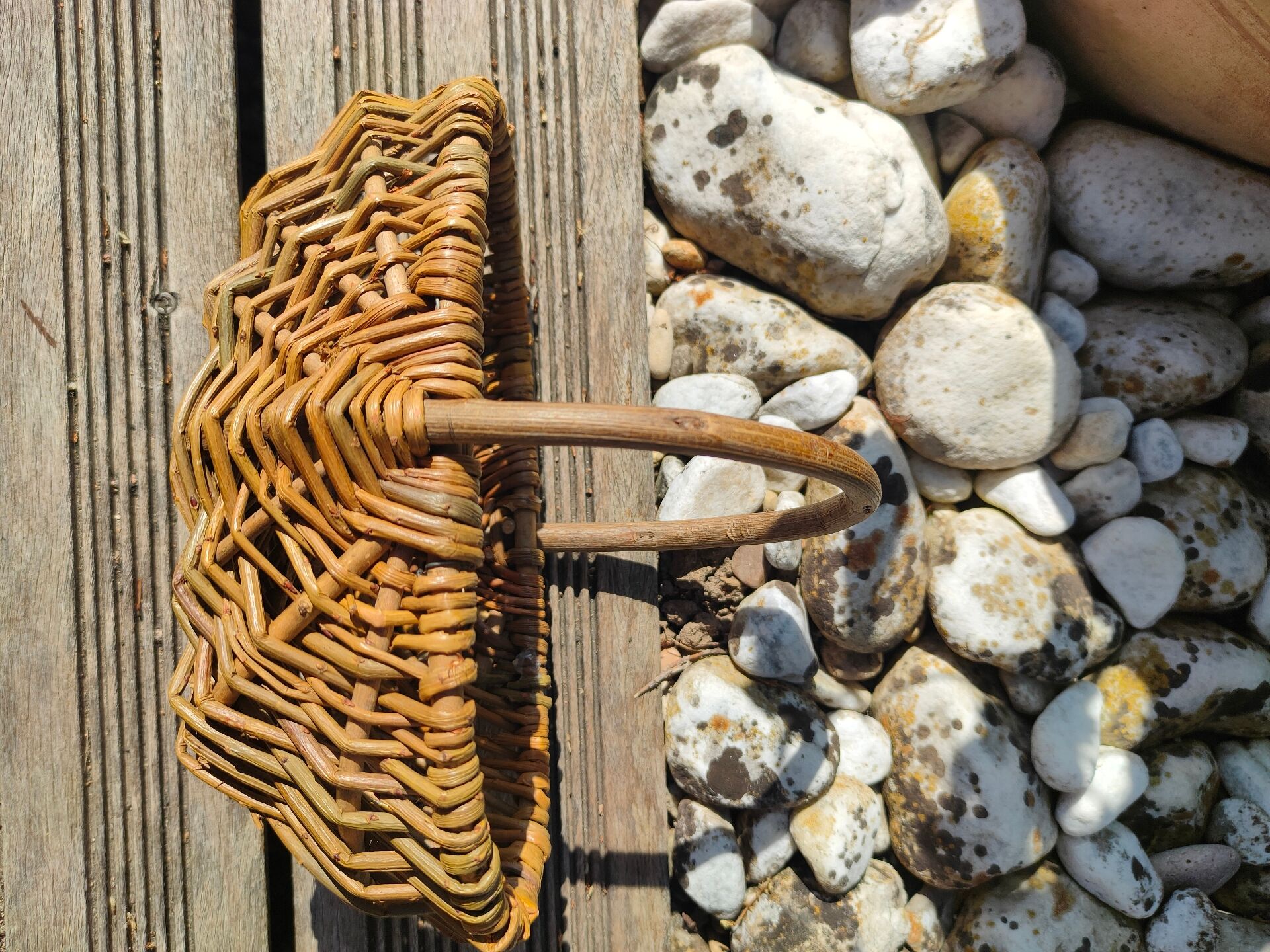 Country-style wicker basket