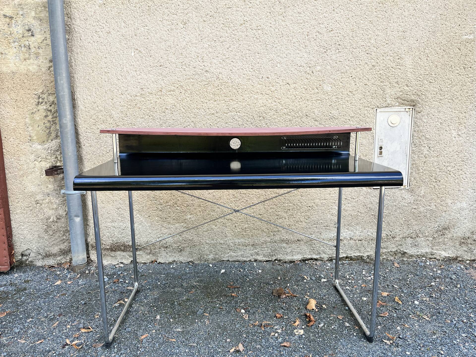 Bauhaus style desk