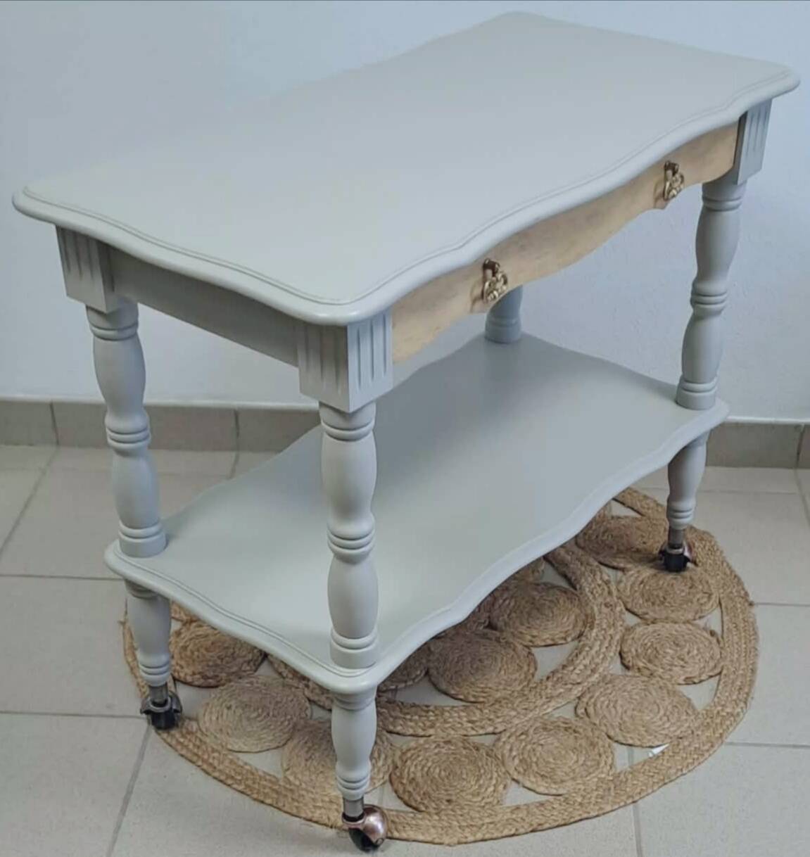 Desserte à roulettes