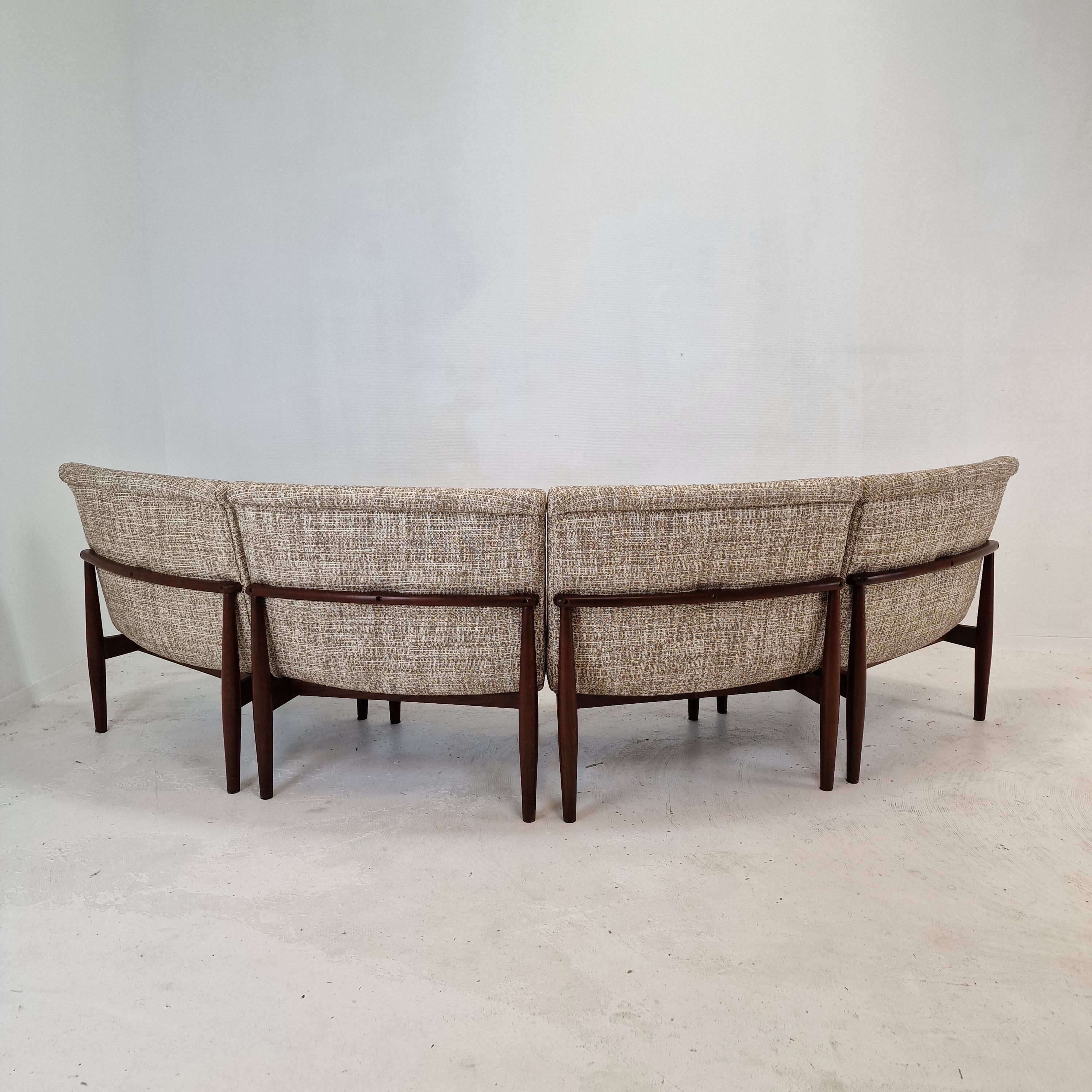 Mid-century round bench in teak Denmark 1960s
