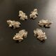 6 metal frog-shaped knife holders