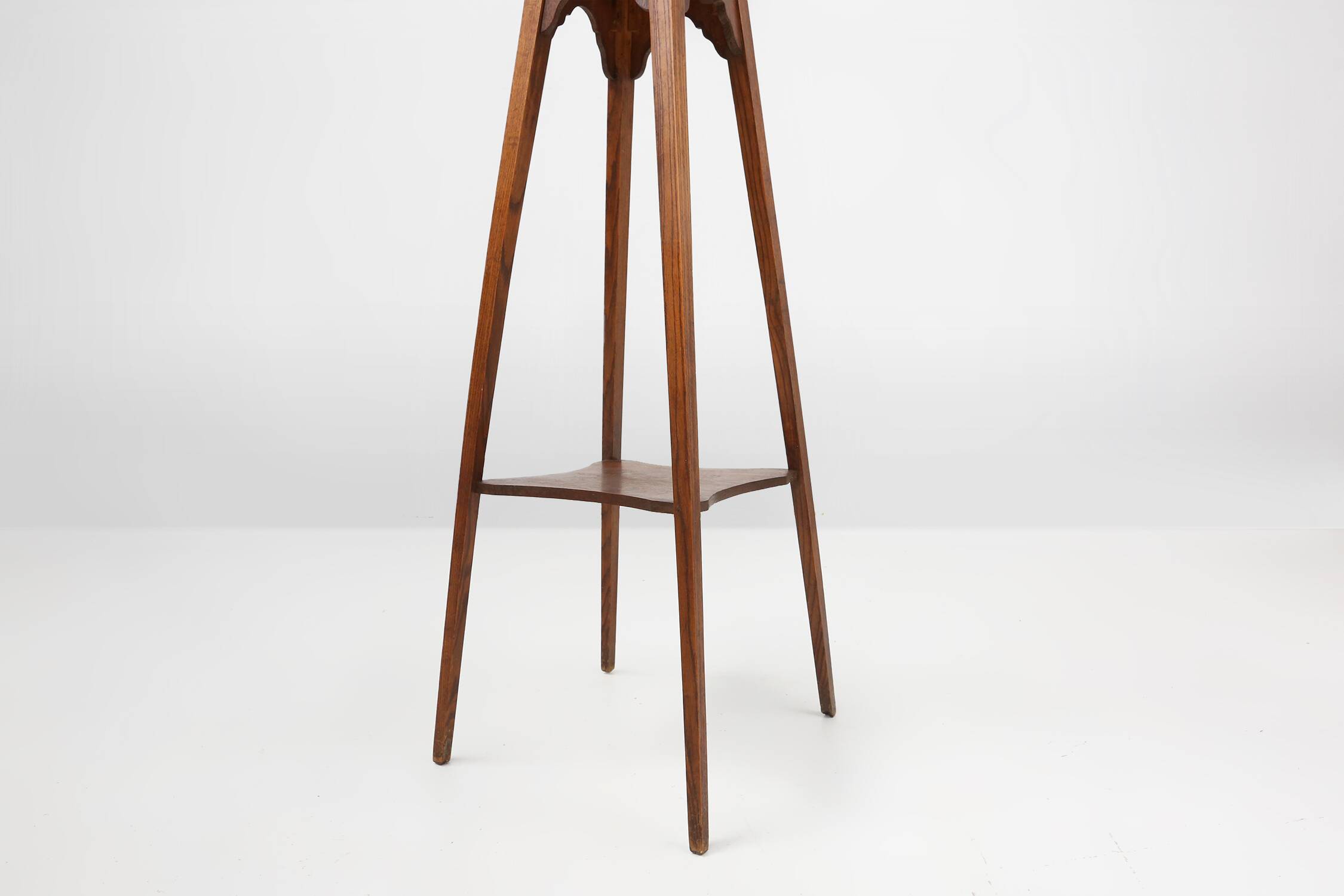 Art deco piedestal or console table in oak, France ca. 1940