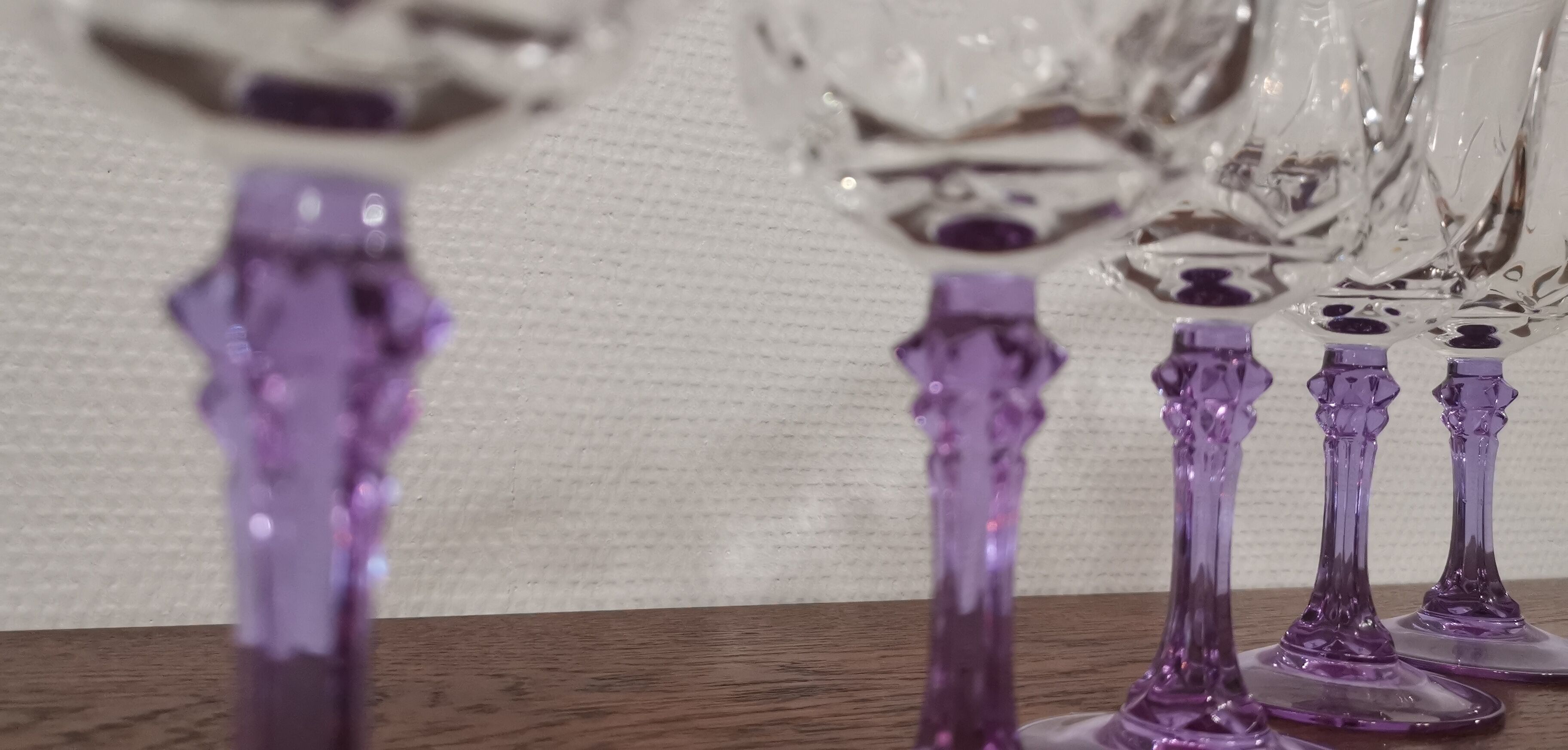 Set of 5 crystal purple stemmed glasses from the great brand Cristal d'Arques