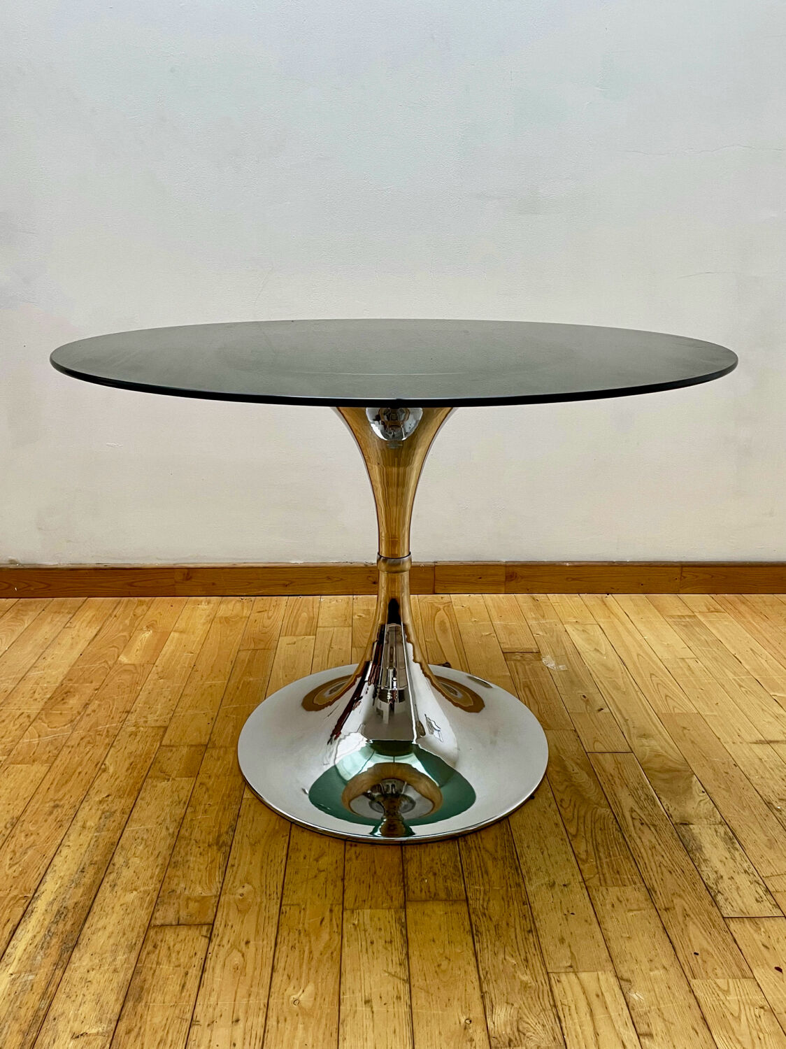 Vintage tulip table by Gastone Rinaldi