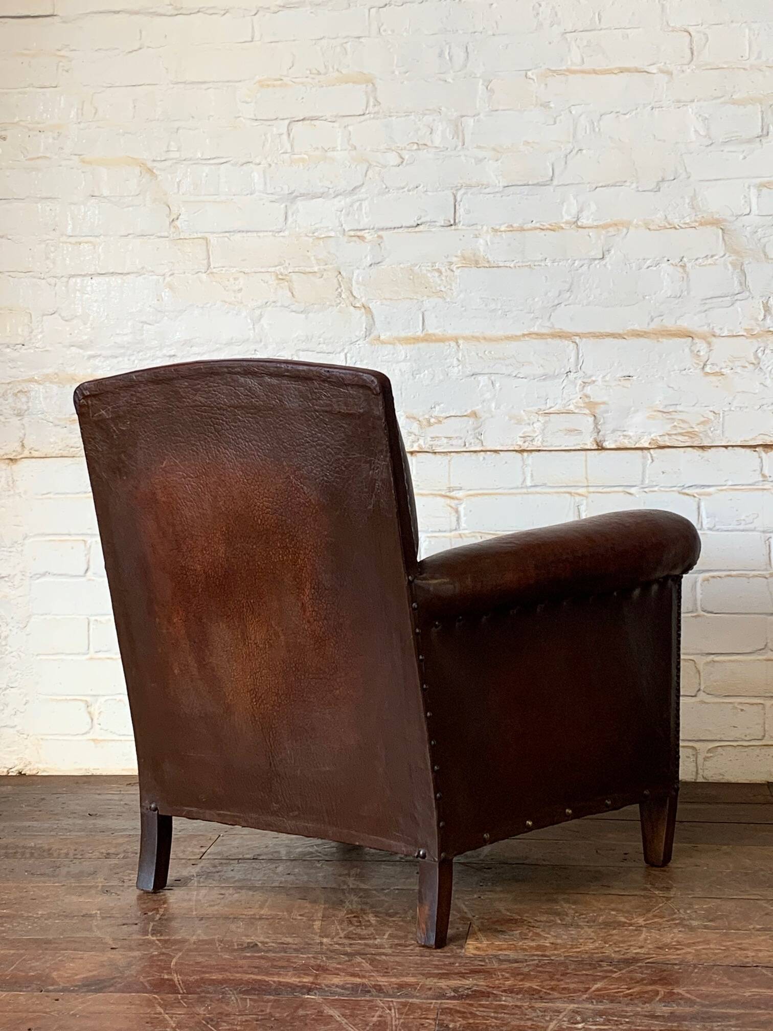 Fauteuil en cuir français, modèle Normandy, vers les années 1920