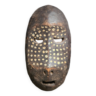 Initiatory mask ndaaka or bali | painted carved wood | h: 25 cm | democratic republic of congo