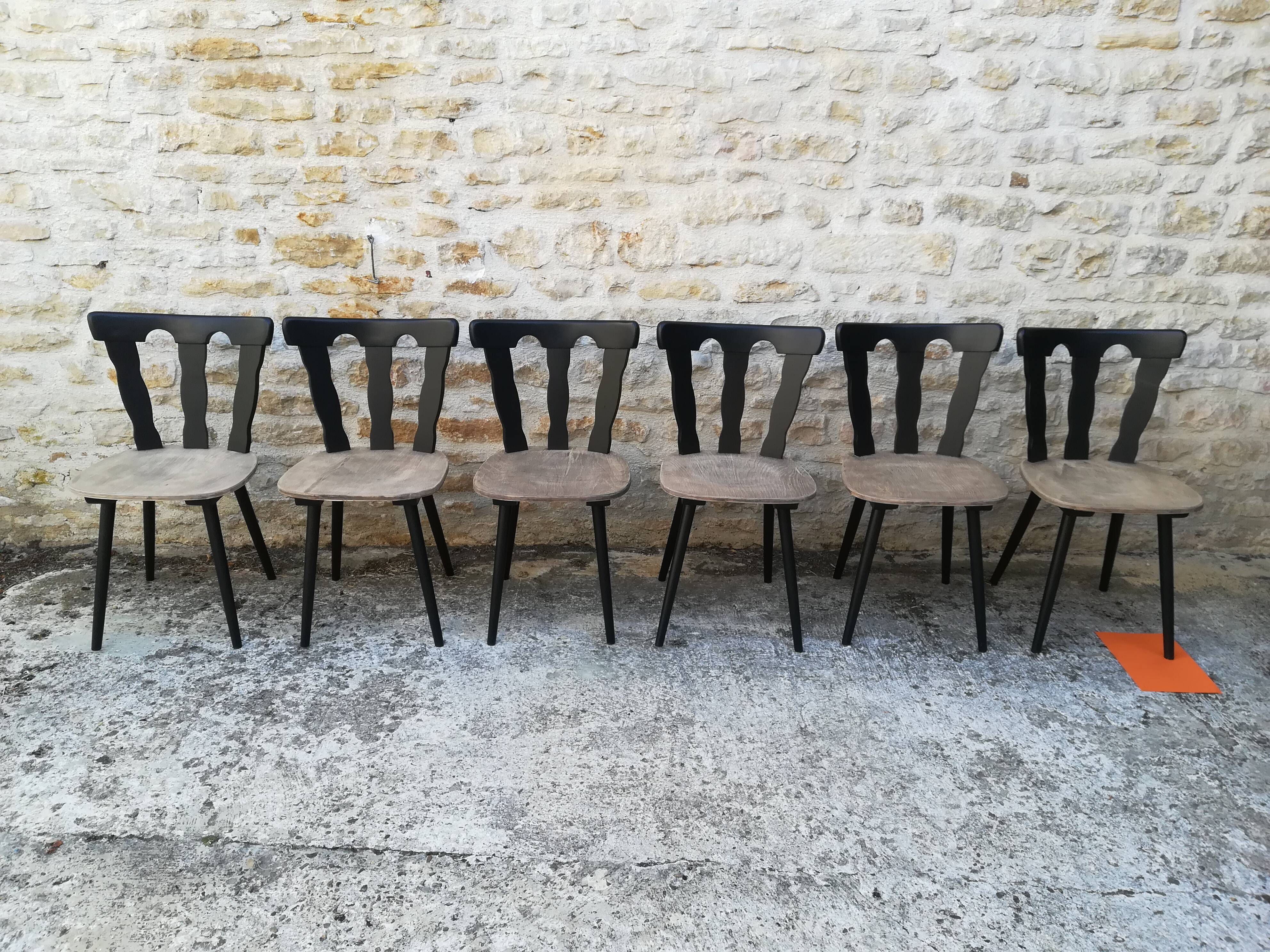 Lot of 12 bistro chairs