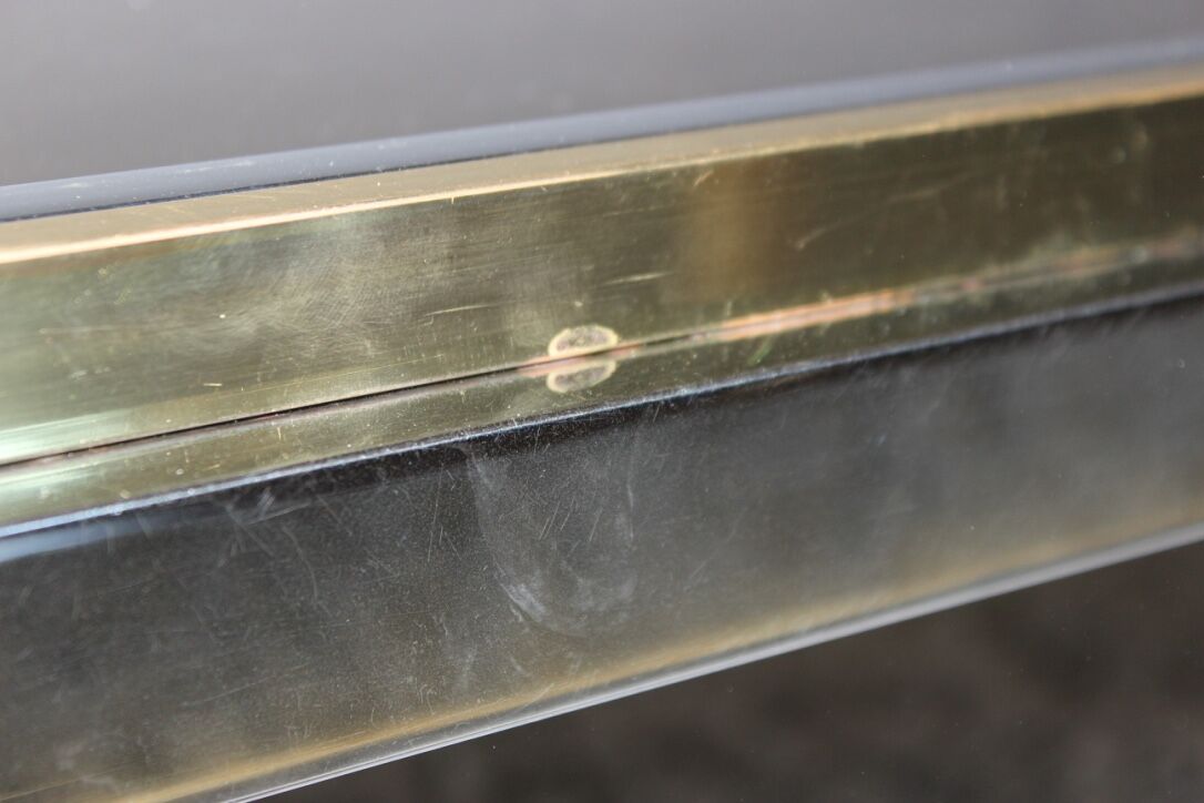 Table basse vintage en verre, laiton et chrome années 70