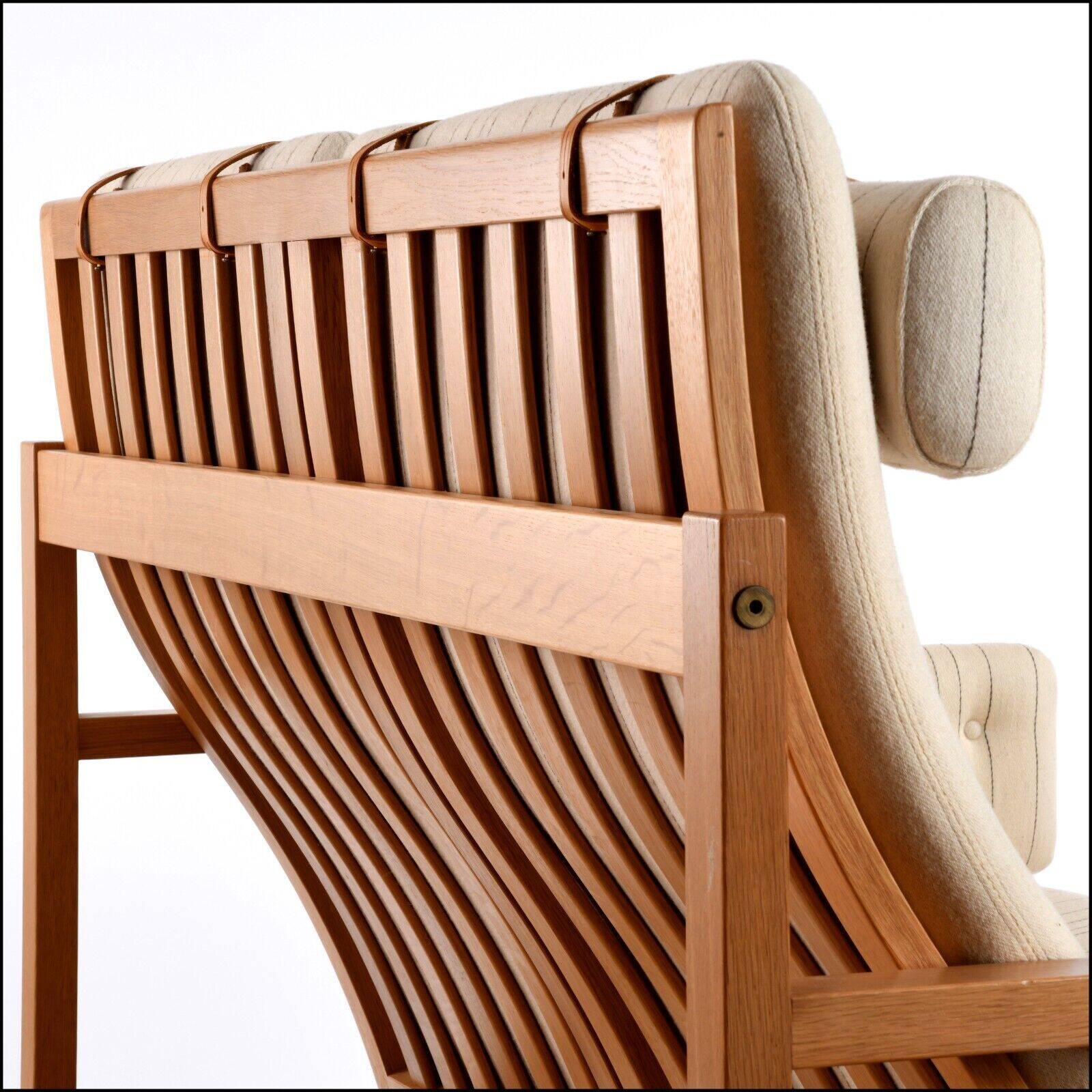 Very beautiful and elegant vintage 2-seater sofa design by Børge Mogensen