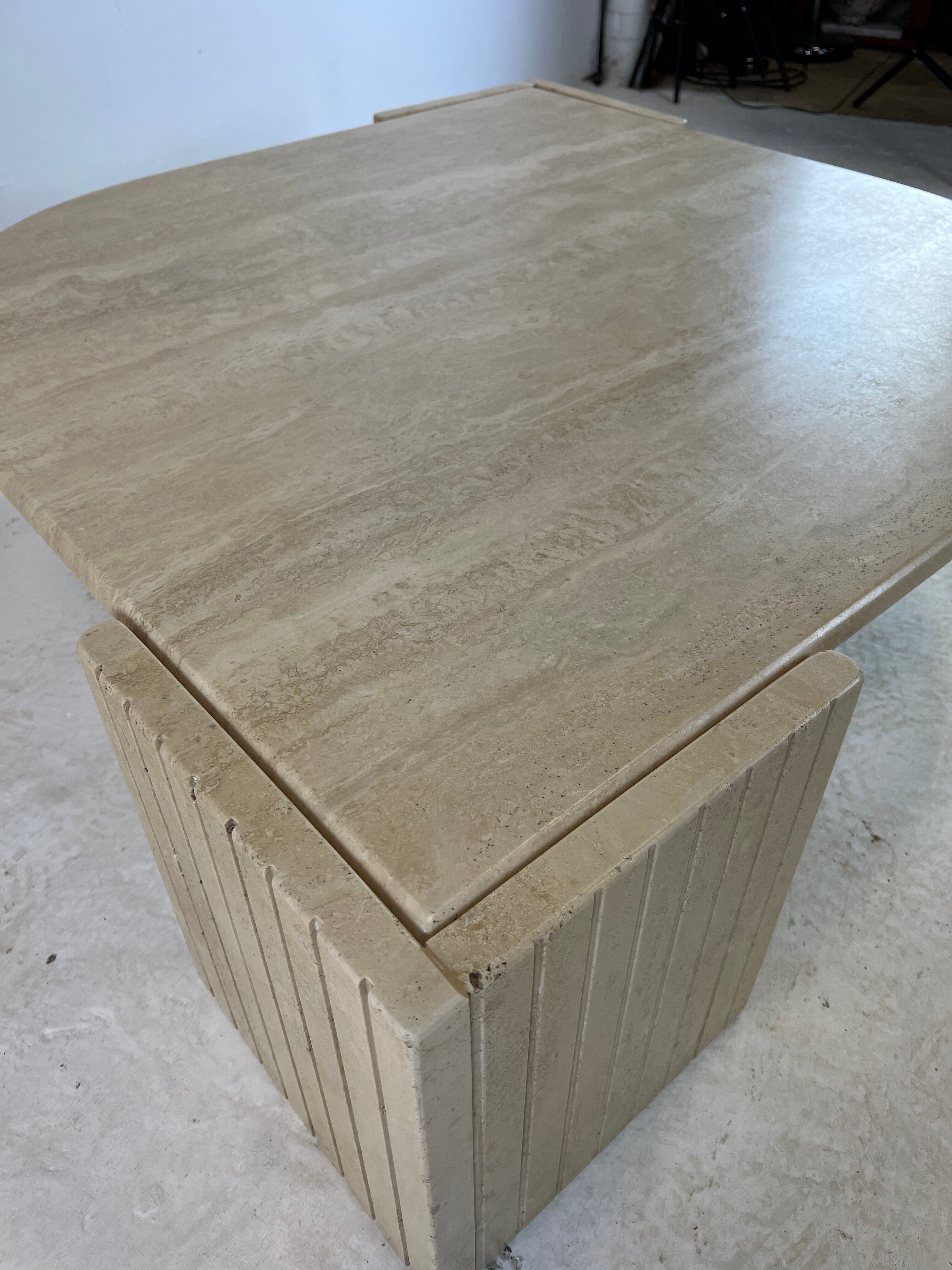 Coffee table Roche Bobois "eye" in travertine, 1970