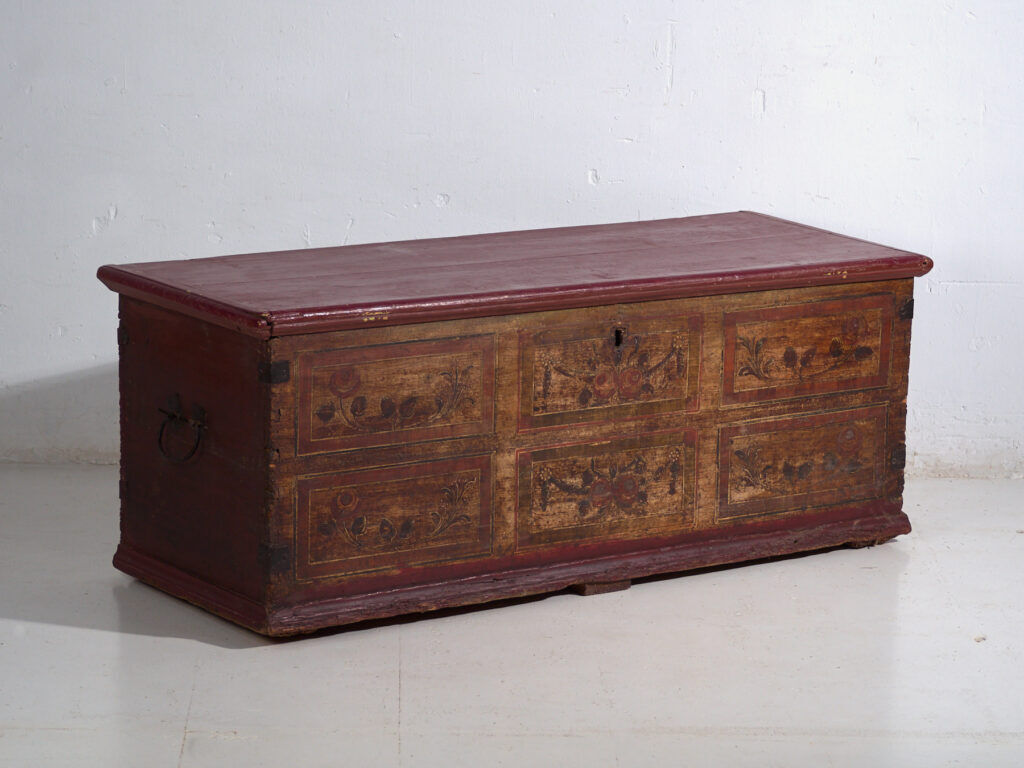 Antique pine wood chest – Central Europe (circa 1900)