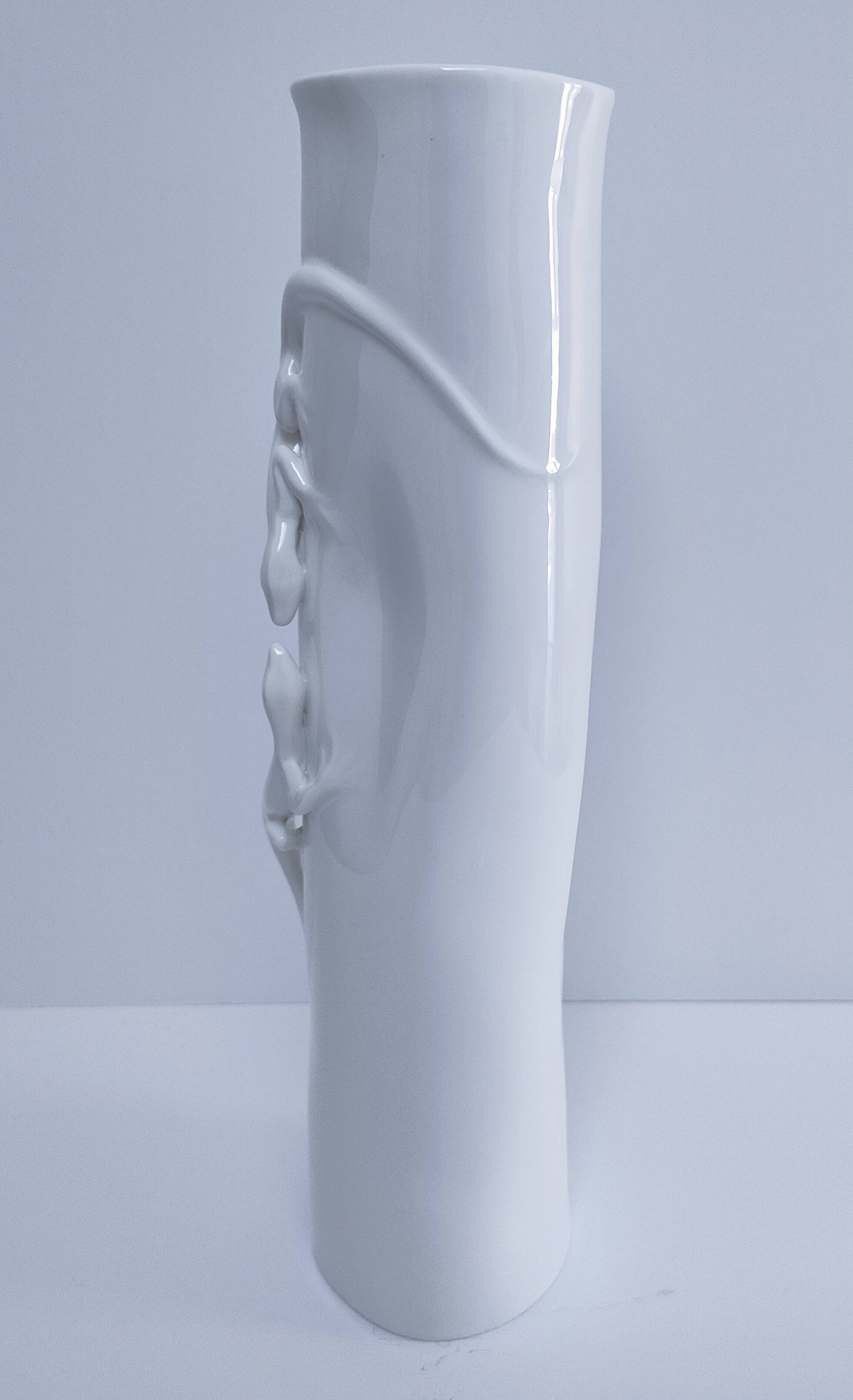 Designer porcelain lizard roll vase