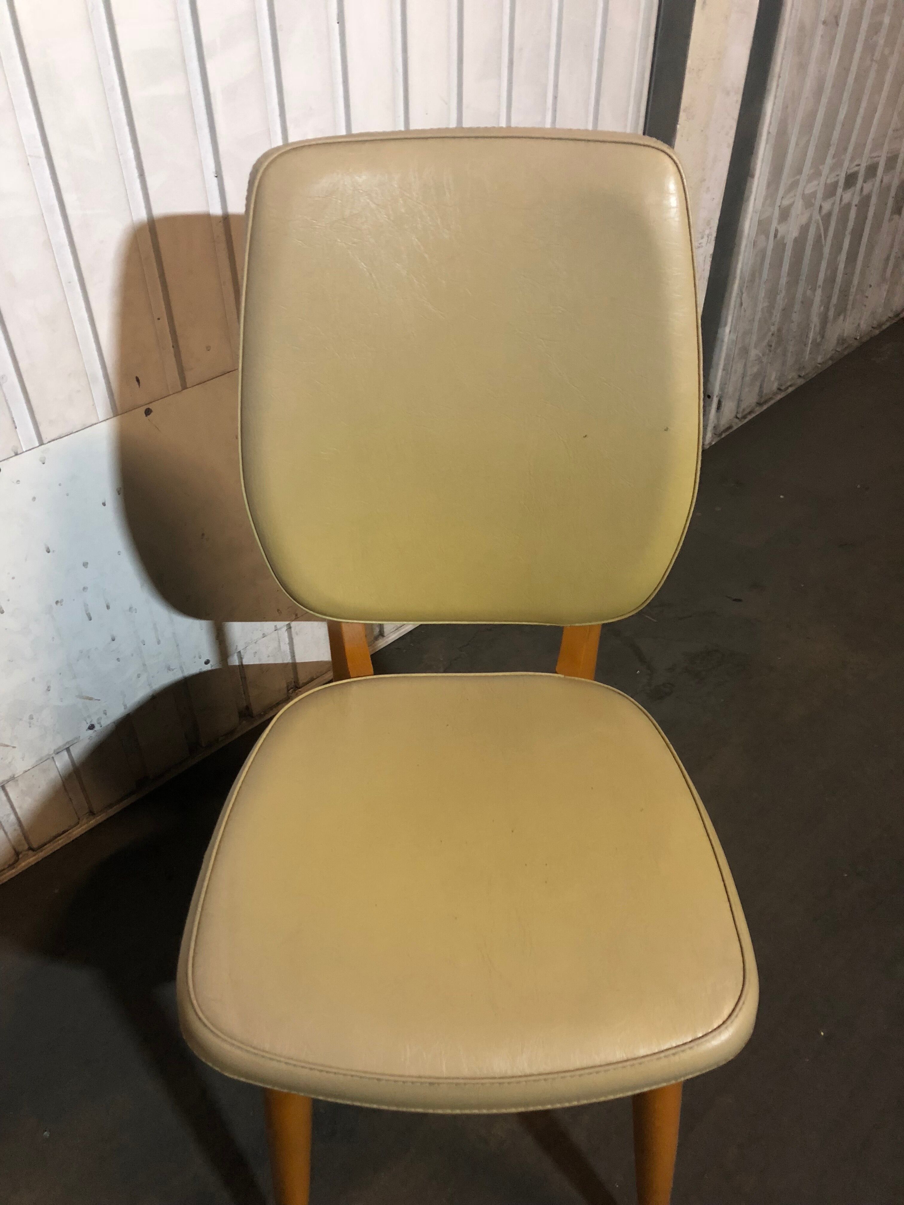 Nice lot of 2 High Chair in skai