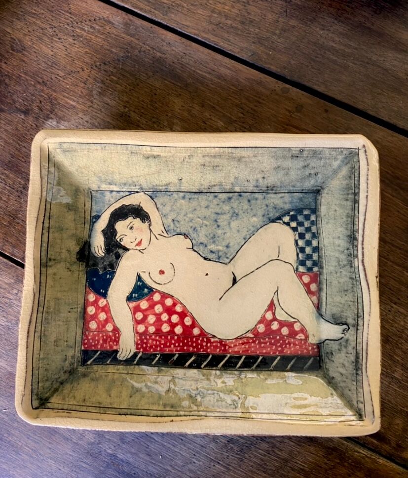 Dish glazed decoration