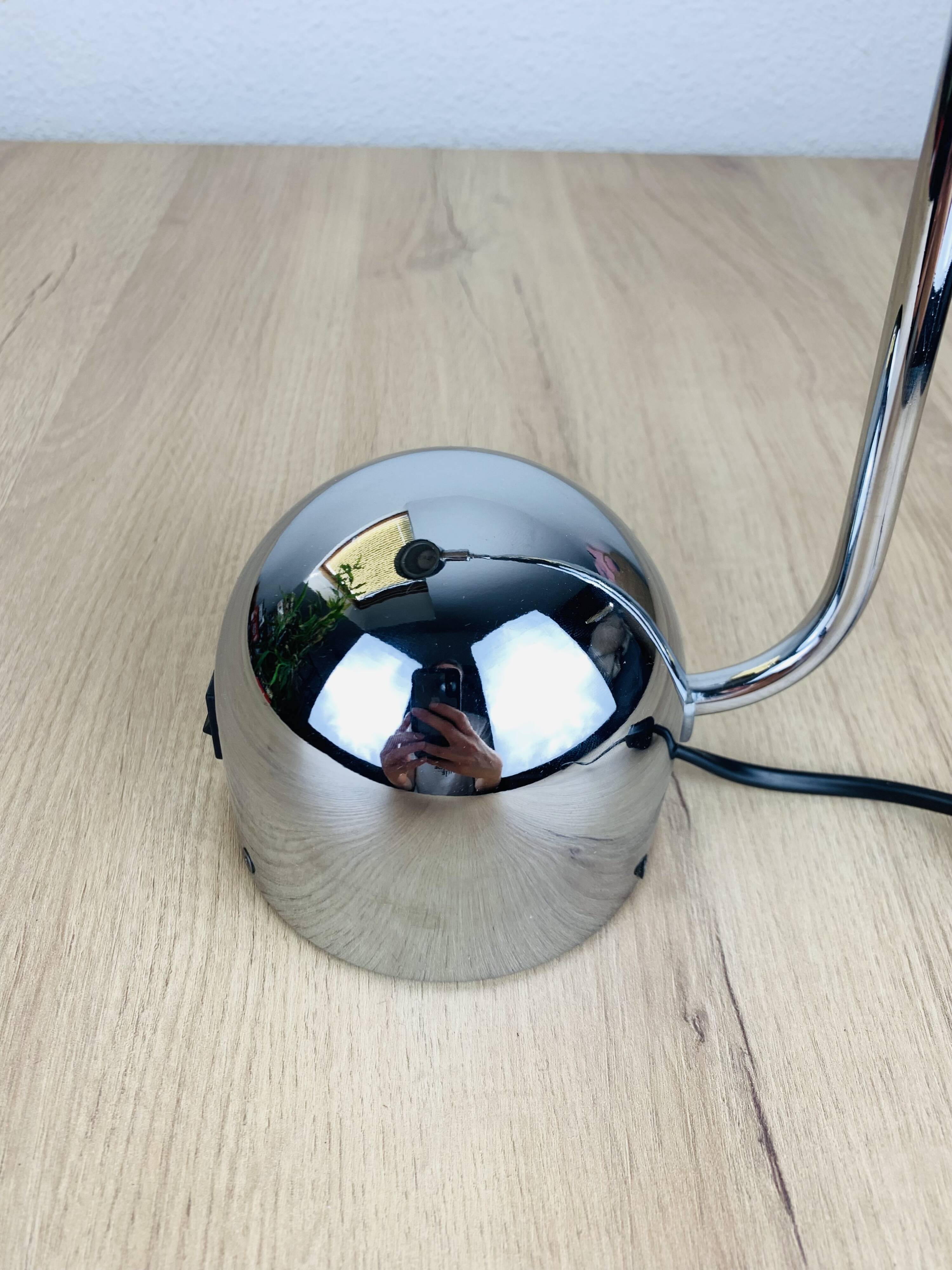 Lampe de bureau orientable chrome années 70