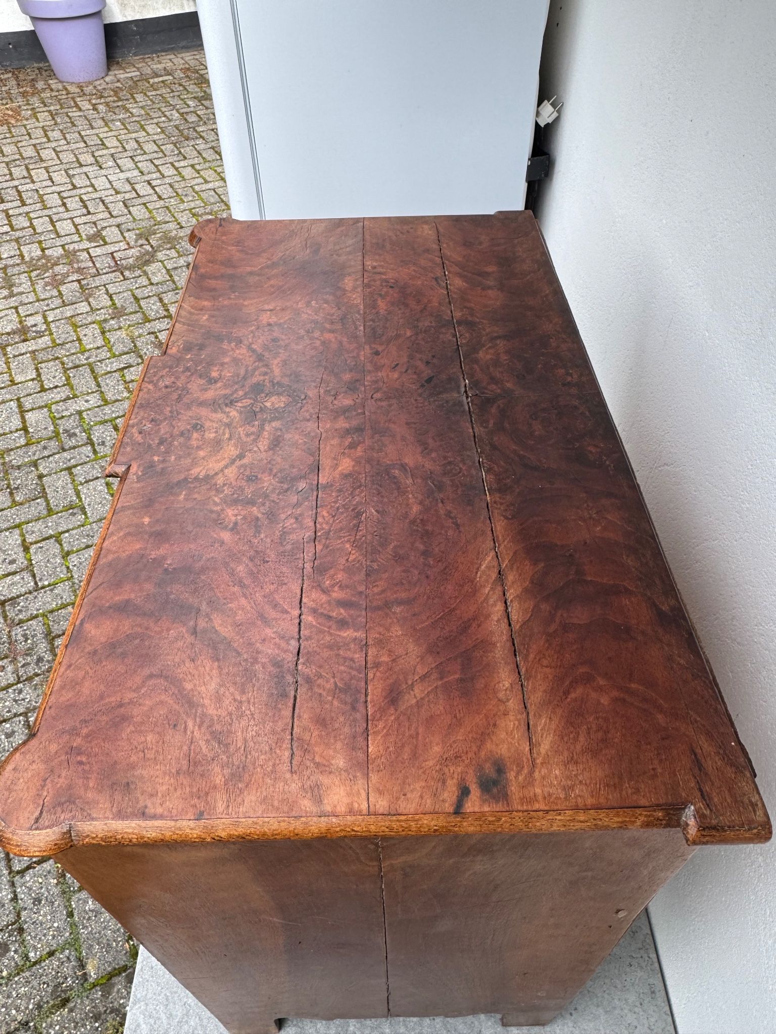 Commode en bois de burl vintage
