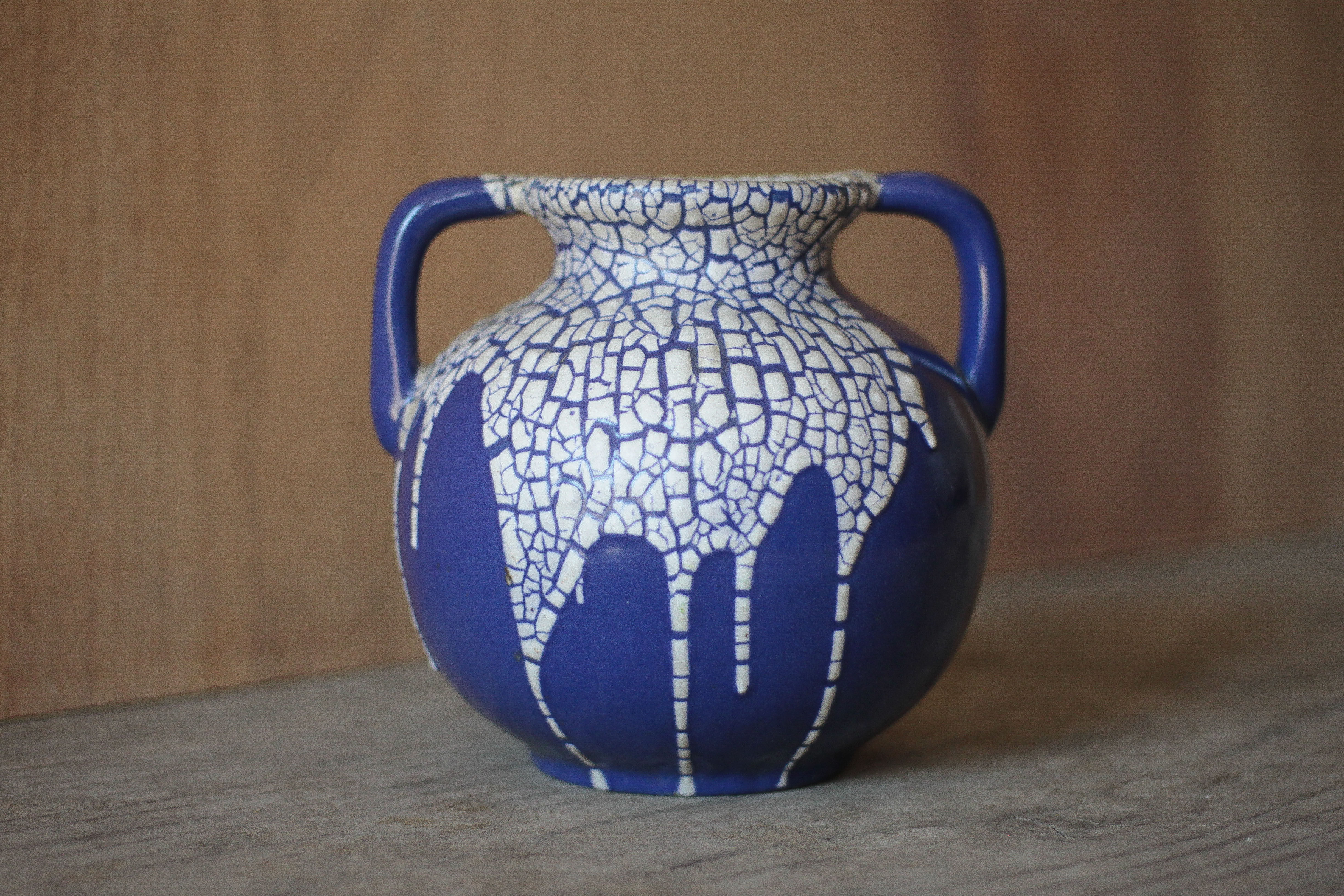 Vase signed Léon Pointu, ceramic vase with a glazed snake skin effect.