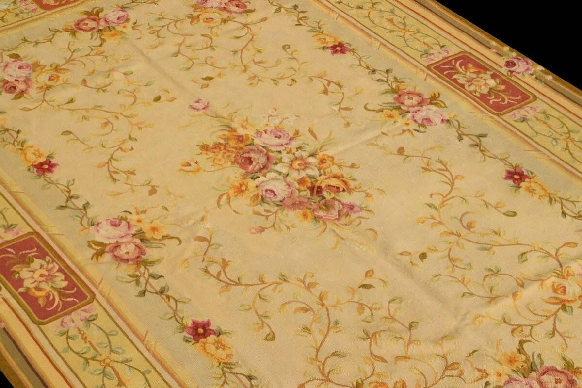 Handmade Aubusson style rug - 180 x 278 cm "Galerie Sardje"