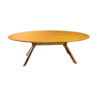 Oval table in recycled teak