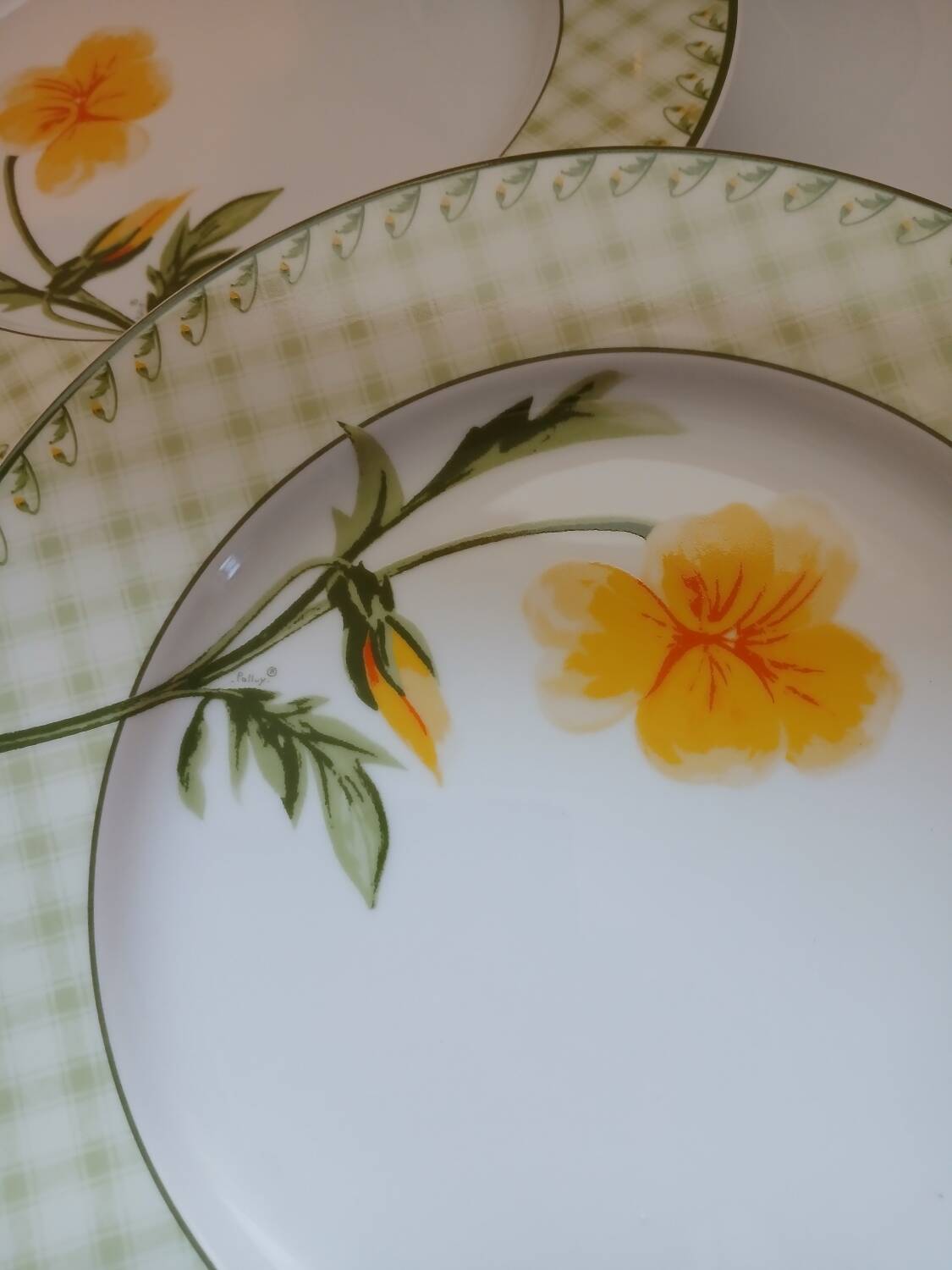 4 vintage porcelain plates