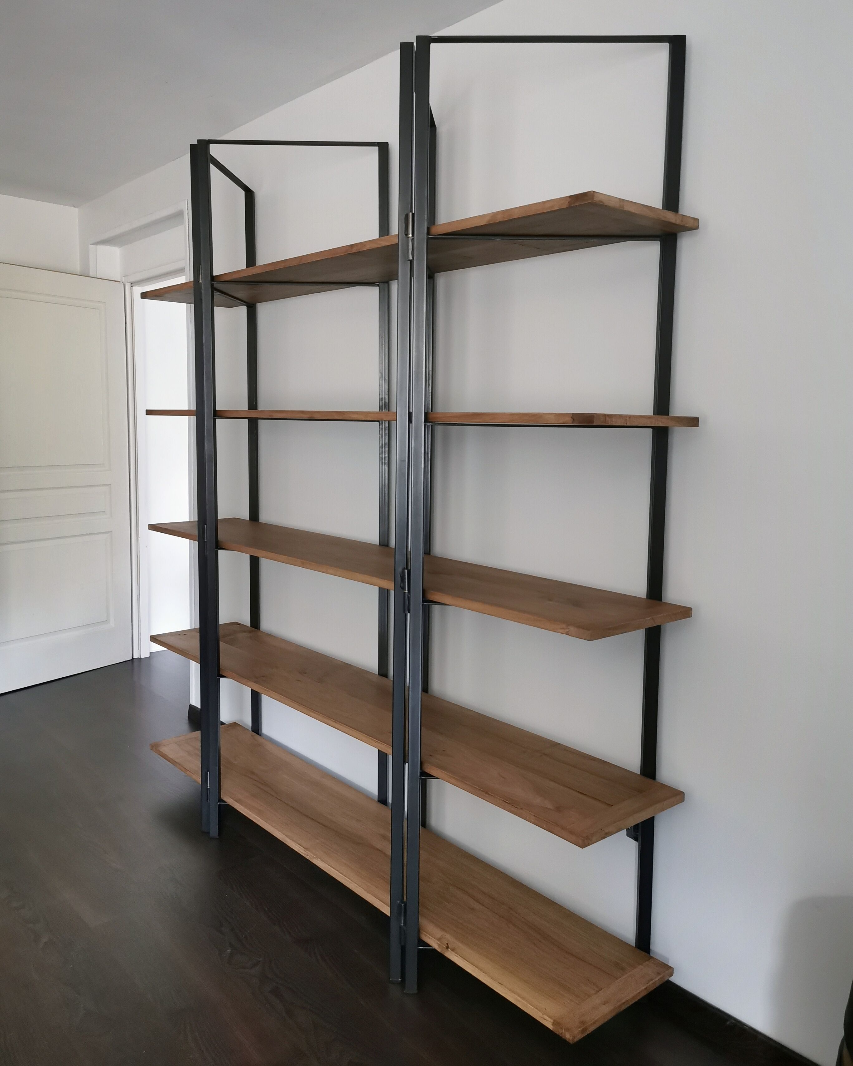 Industrial shelf