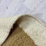 Handmade wool rug for decoration, size 200 x 300 cm