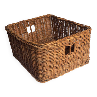 Rattan locker type basket