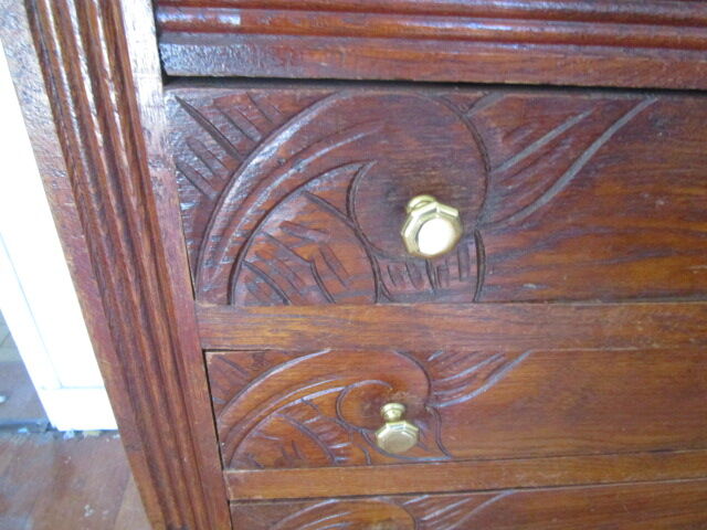 Art-deco chest of drawers