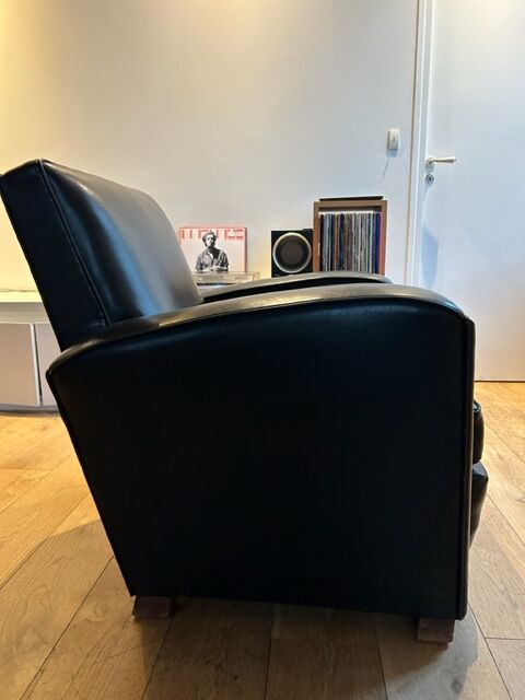 Club armchair in black leather
