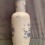 Vase with Far Eastern porcelain decoration from Portugal Vista Alegre