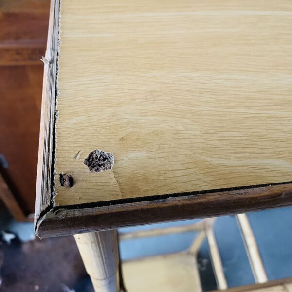 Étagère vintage rotin et verre