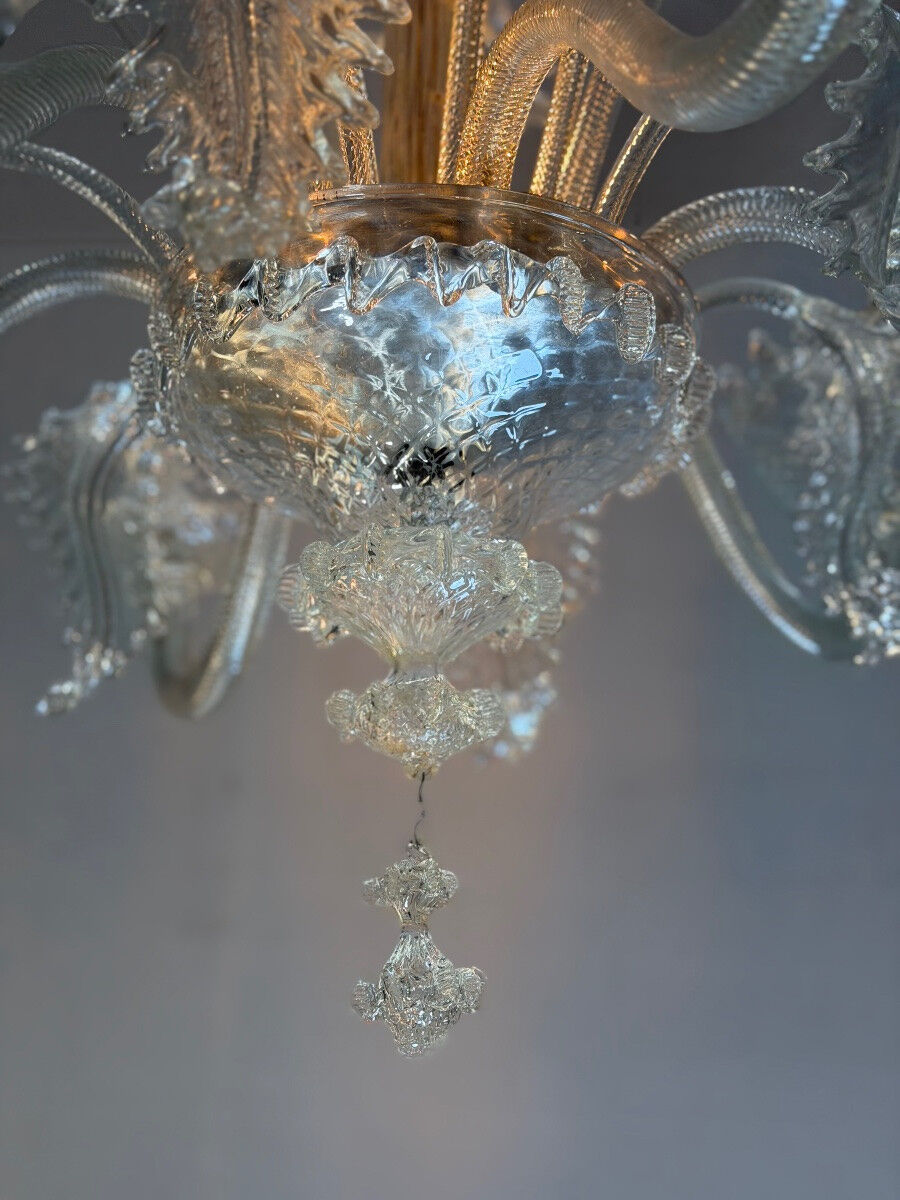 Venetian chandelier made of Murano glass, six light arms, circa 1940.