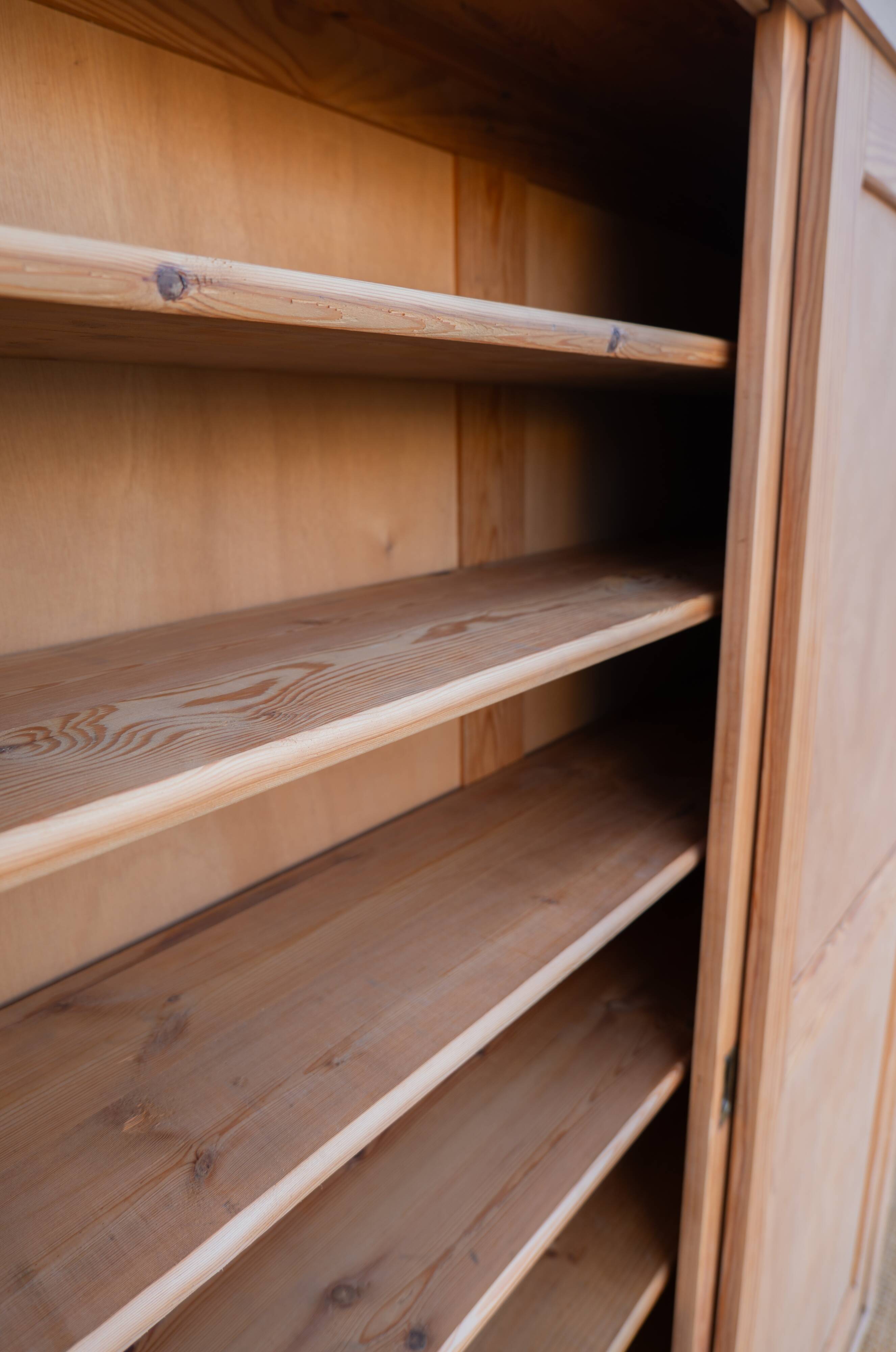 Sliding door wardrobe